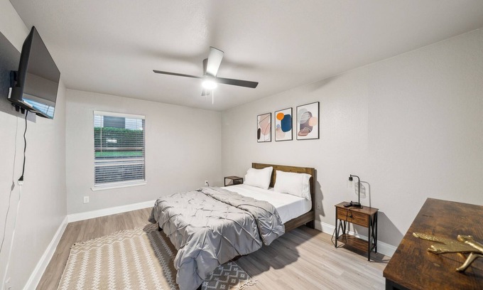 Grand Prairie Apartment | The Chandler 412 I Spacious 1 Bed 1 Bath