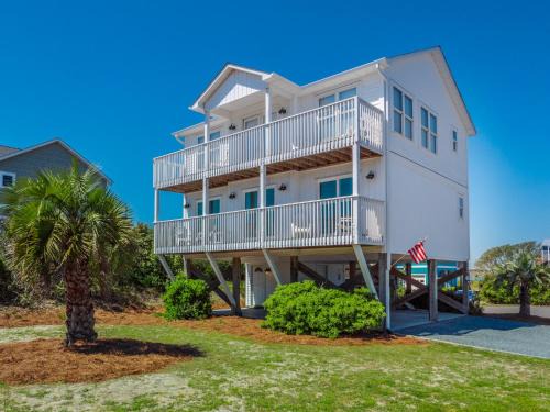 Topsail Beach House | Experience Family-Friendly Comfort at The Channel Marker