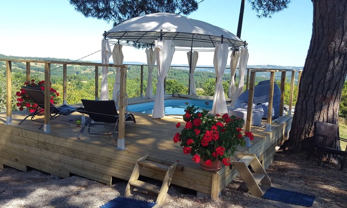 Cublac House | Inviting Charlotte Cottage: Ocean View & Family-Friendly Stay