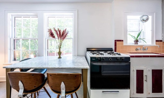 Cherrywood House | Ideal Location Near UT & Downtown with Family-Friendly Amenities