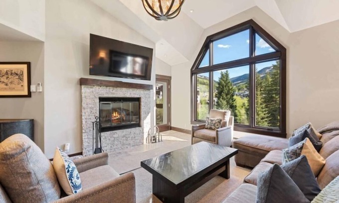 Beaver Creek Condo | Experience The Charter B440: Rated 10/10 with Great Amenities