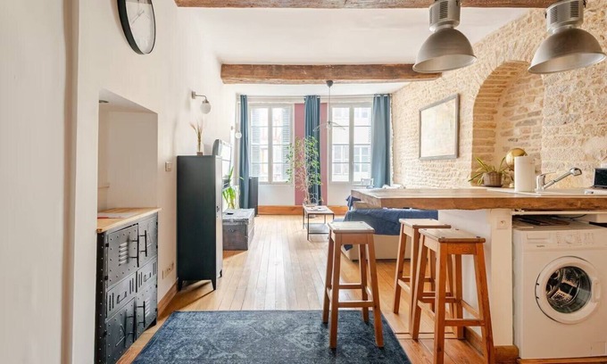 Dijon Centre Ville Apartment | Family-Friendly Charm at The Chaudronnerie in Dijon