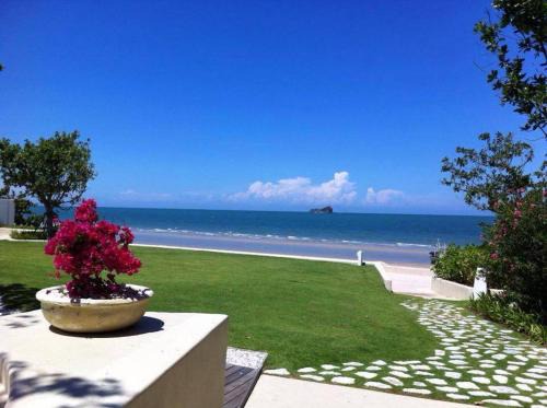 Khao Tao Apartment | Oceanfront The Chelona: 4-Star Family-Friendly Escape