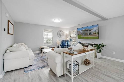 Bayview House | Family-Friendly Chesapeake St Retreat with Oceanfront Views