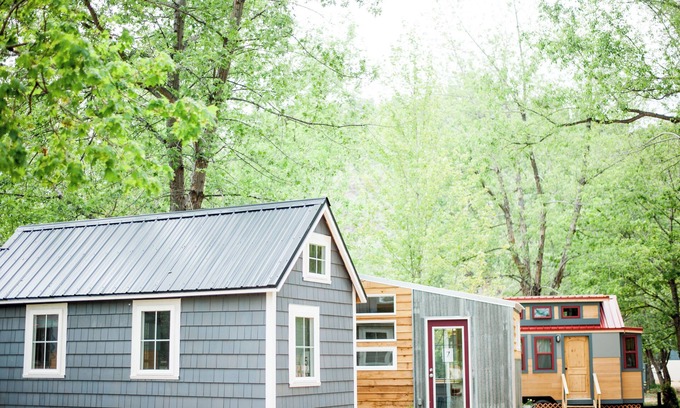 Lyons Resort | Cozy Cheyenne Tiny Home Near Estes Park and Rocky Mountains
