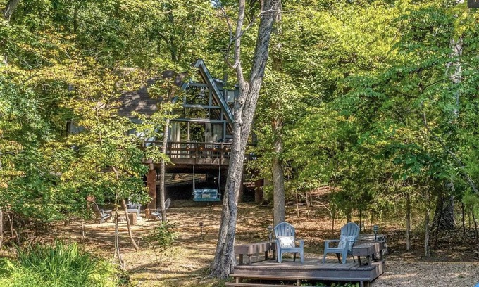 Innsbrook Ski Chalet | Discover The Chic Chalet: 10/10 Rated with Ocean Views