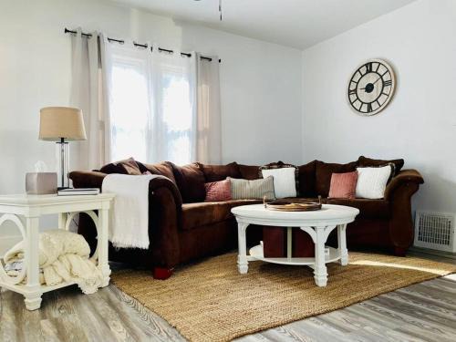 Evansville Apartment | Chic Shack: Centrally Located 2BR Home for Families