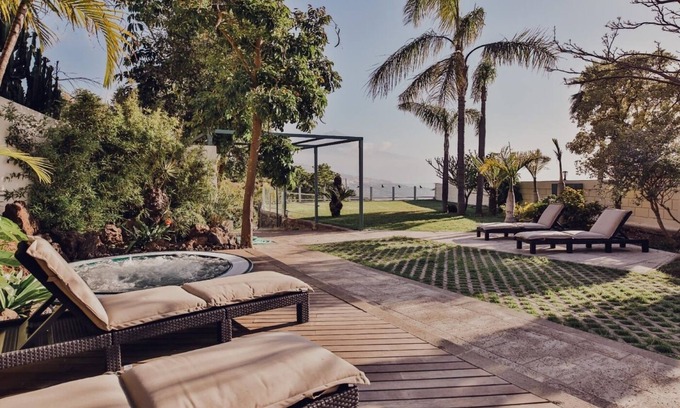 La Matanza de Acentejo Villa | Discover The Circular Villa: Hot Tub, Hiking & Vineyards