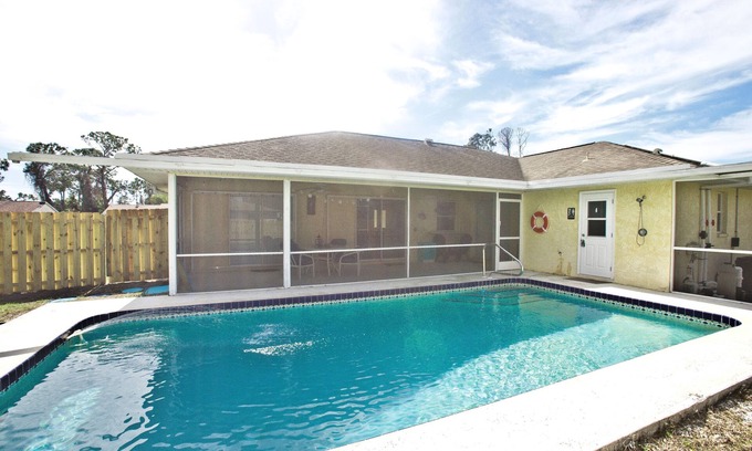 North Port House | Explore The Classic Floridian Oasis with Solar Heated Pool