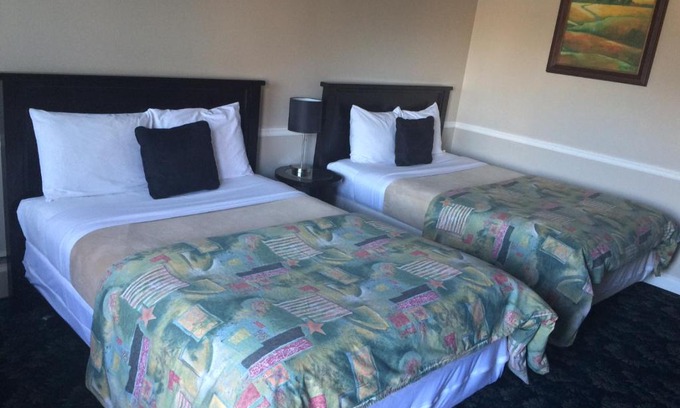Horseshoe Bay Hotel | Discover The Classic Horseshoe Bay Motel with Family Amenities