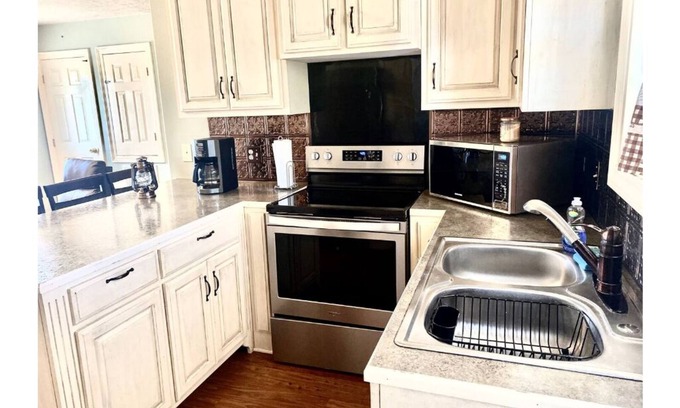 Bentley Cottage | Unforgettable Stays at The Classy Camp with Ocean Views