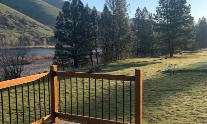 Nez Perce County House | Experience The Clearwater Casa: Perfect for Families & Ocean Views