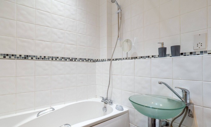 The Westside Apartment | Guest Rated 10/10: The Clement Qube Apartment Retreat