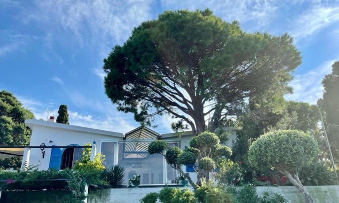 Province of Messina Villa | Oceanfront Retreat at The Cliff House - 4-Star Escape