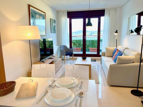 Covas Apartment | Superior Ocean View at The Cliffs - Look Seiramar