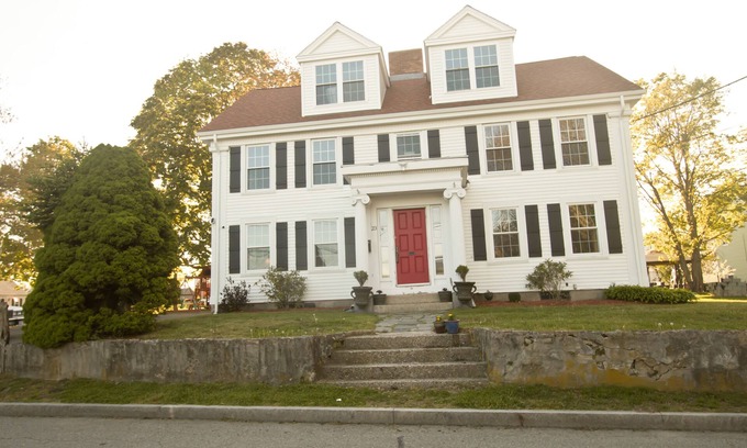 Fall River Apartment | Experience Oceanfront Bliss at The Clipper - 1747 Isaac Pierce House
