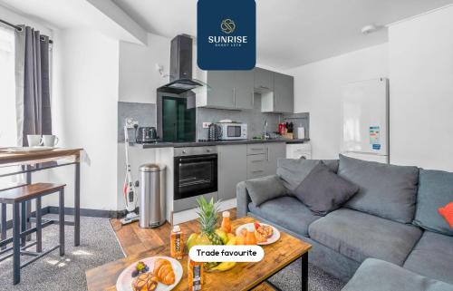 Dundee Apartment | Guest Rated 10/10: The Clippie with Free WiFi & Breakfast