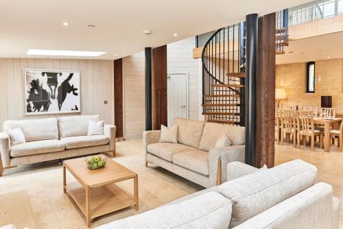 Walwick House | Discover The Clocktower: Family-Friendly & 4-Star Comfort