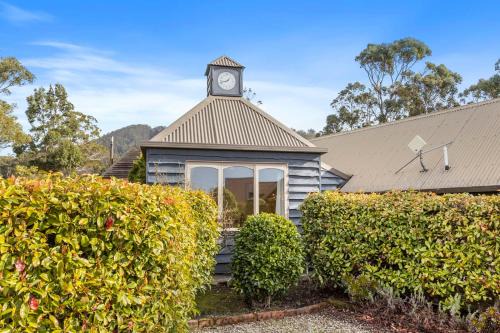 Kettering Villa | Delightful Stay at The Clocktower - Herons Rise Vineyard
