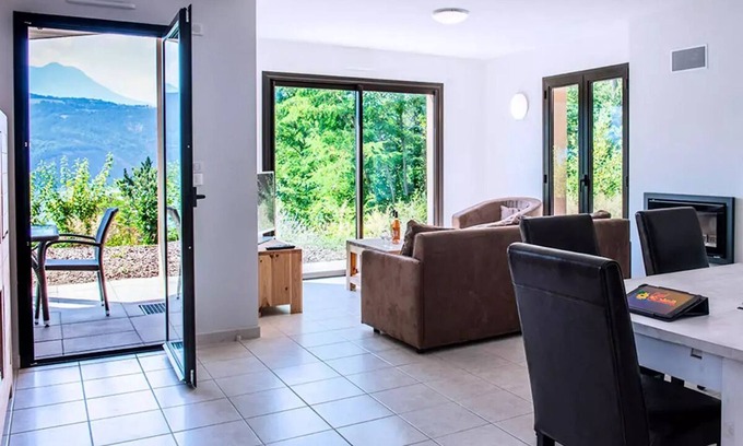 Chorges Apartment | Discover The Clos of the Ecrin du Lac: Pool & Spa Oasis