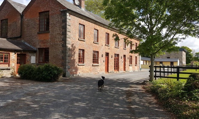 Piltown Ski Chalet | Enchanting Stay at The Coach House, Belline Estate