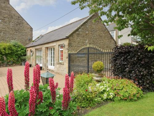 Chirnside House | Pet-Friendly Getaway at The Coach House - Rated 8.4/10