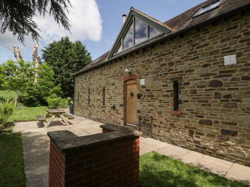 Ludwel Apartment | Elegant Stay at The Coach House - Rated 9/10 by Guests