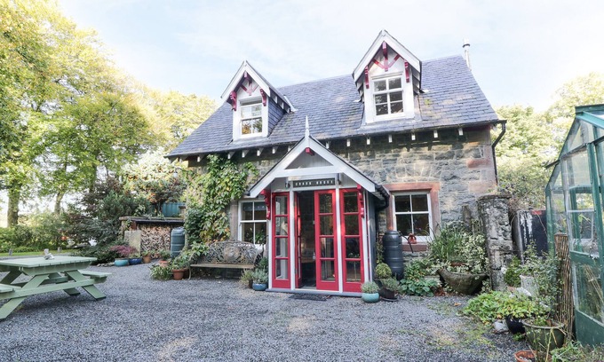 Newton Stewart House | Discover The Coach House: Oceanfront Retreat in Newton Stewart