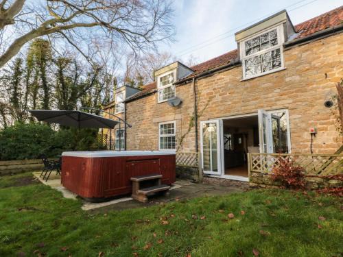 East Ayton House | Pet-Friendly Retreat at The Coach House - 4-Star Comfort
