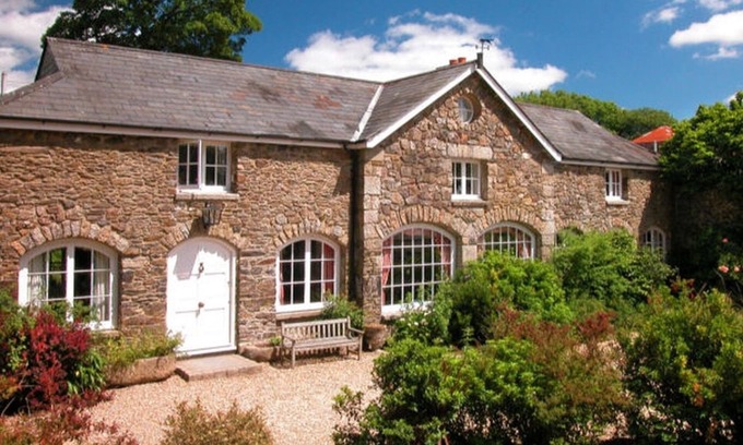 Mary Tavy Cottage | Pet-Friendly Coach House with Spa and Pool in Lydford