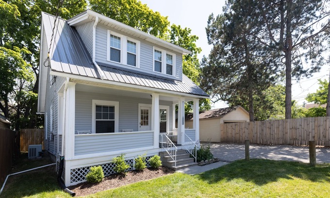 Lorain House | Discover The Coach House: 9.8 Rated with Oceanfront Views