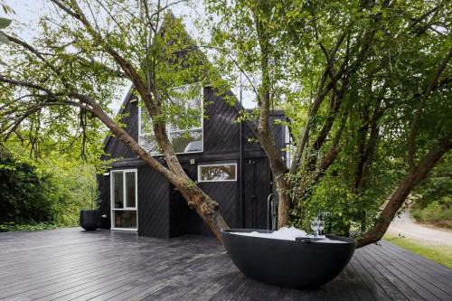 Balnarring Beach House | Relax at The Coast & Country Cottage with Private Pool