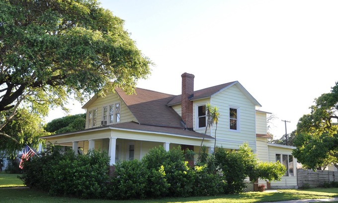 Aransas Pass House | Book The Coast House: Oceanfront Retreat with Breakfast