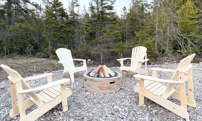 Northern Bruce Peninsula House | Coastal Bungalow: Family-Friendly Stay with Kitchen Amenities