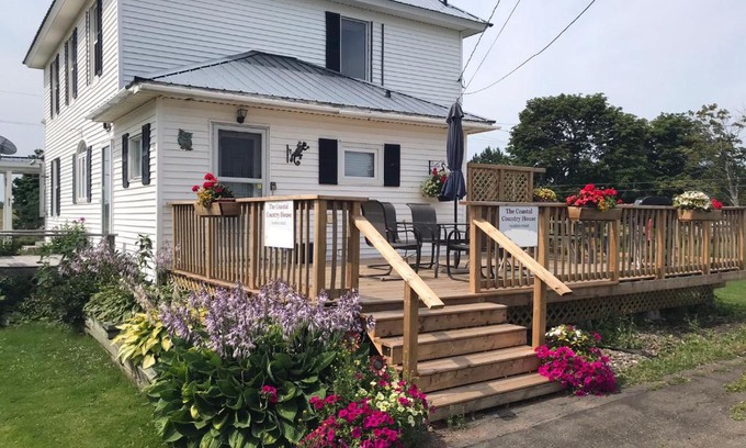 Cape Tormentine House | Unmatched Stay at The Coastal Country House in New Brunswick