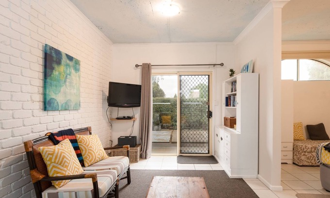 Portarlington Apartment | Relaxing Coastal Studio Retreat at Arlingtons with Pool