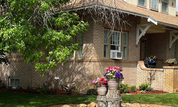 Bynum Bed & Breakfast | Discover The Coffey House: Guest Rated 10/10 with Unique Amenities