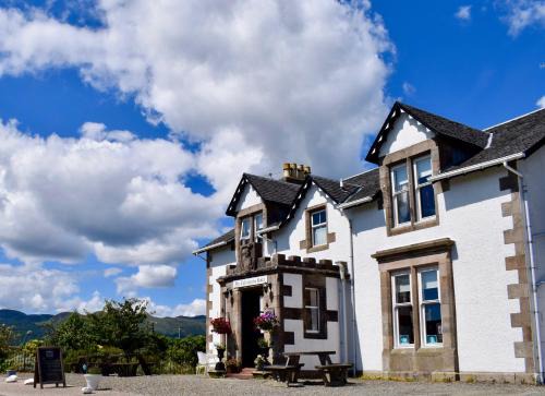 Colintraive Hotel | Discover The Colintraive: Pet-Friendly Oceanfront Escape