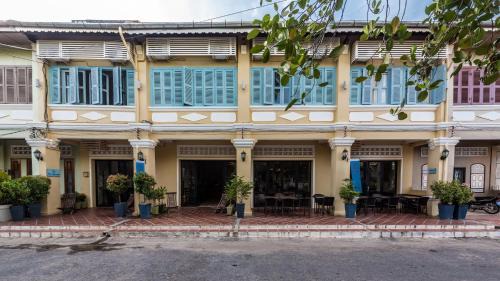 Kampot Hotel | Budget-Friendly Escape at The Columns with Breakfast Included