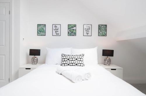 Burton on Trent House | Comfortable Stay at The Comet - 5 Beds, Breakfast Included