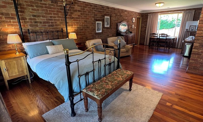 Borenore Bed & Breakfast | Homey Retreat @Kelanvale - Guest Rated 10/10 Experience