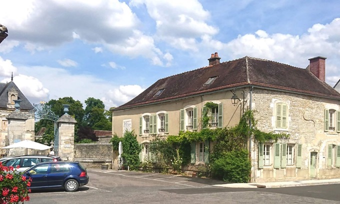 Tanlay House | Discover The Comma of Tanlay: Pool & Breakfast Included