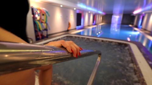 London Borough of Hounslow Hotel | Relax at The Continental Hotel, Heathrow - 4-Star Retreat