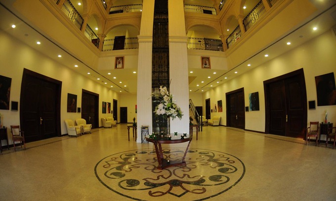 Kuwait City Hotel | Elegant Royal Suites Near Convention Center with Spa & Pool
