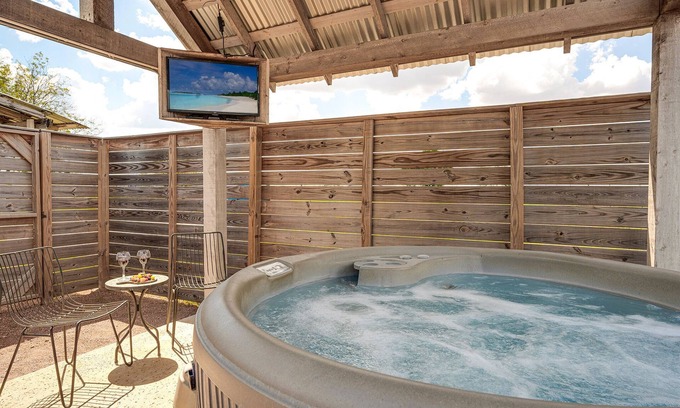 Harper House | Inviting Stay at The Cora with Child-Friendly Amenities