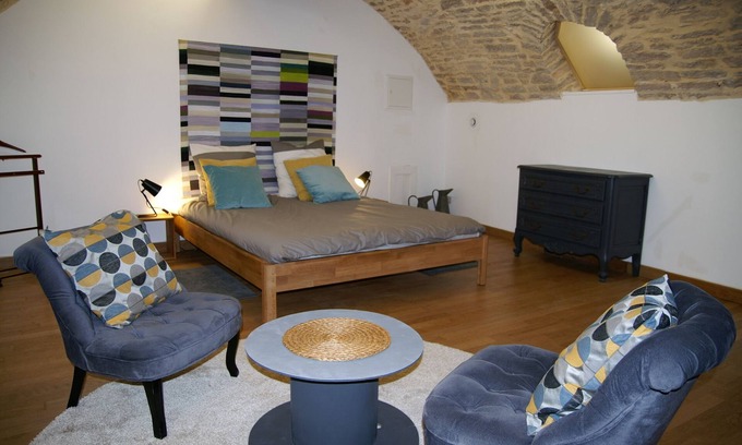 Centre Sud Apartment | Modern Duplex for 4 in Heart of the City - Pet Friendly!