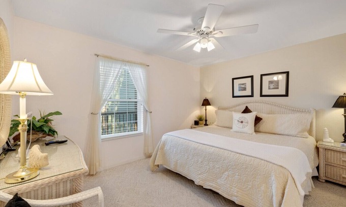 Cedar Key Condo | Relax at The Cormorant Condo C203: Pool & Oceanfront Views