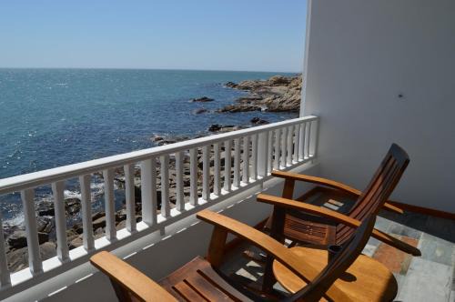 Luderitz House | Guest Rated: The Cormorant House with Family-Friendly Amenities