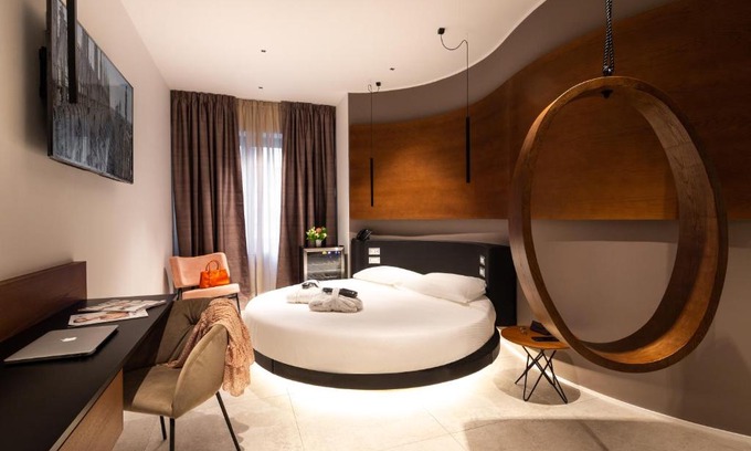 Scala Hotel | Relax at The Corner Duomo Hotel: 4-Star Comfort Awaits