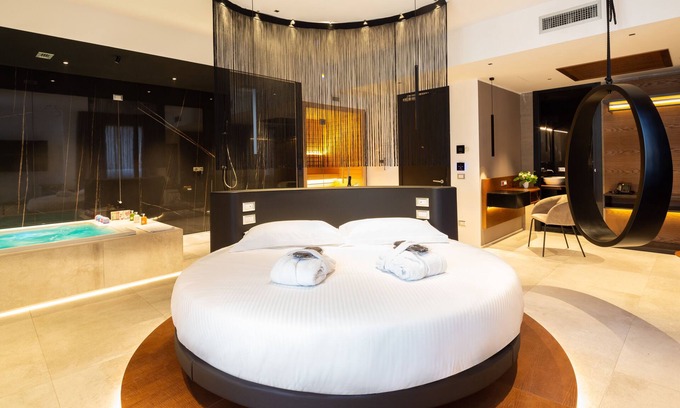 Scala Hotel | Elegant Stay at The Corner Duomo Hotel - Rated 9.2/10